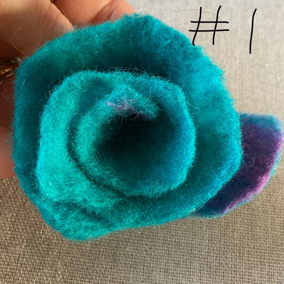 Hand Felted Floral Pins Brooches - Picture 2 of 12
